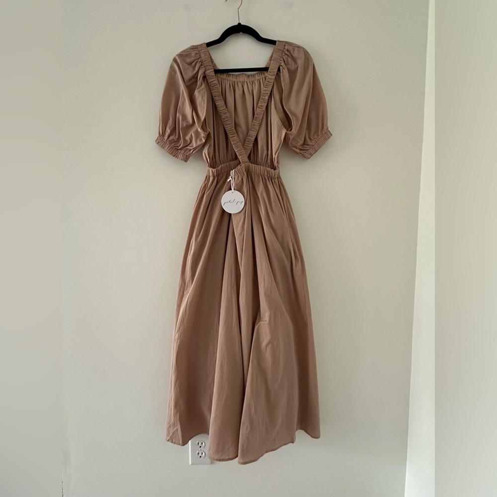 NWT Petal & pup Ollie beige midi-length puff sleeves open back dress new - Picture 8 of 9